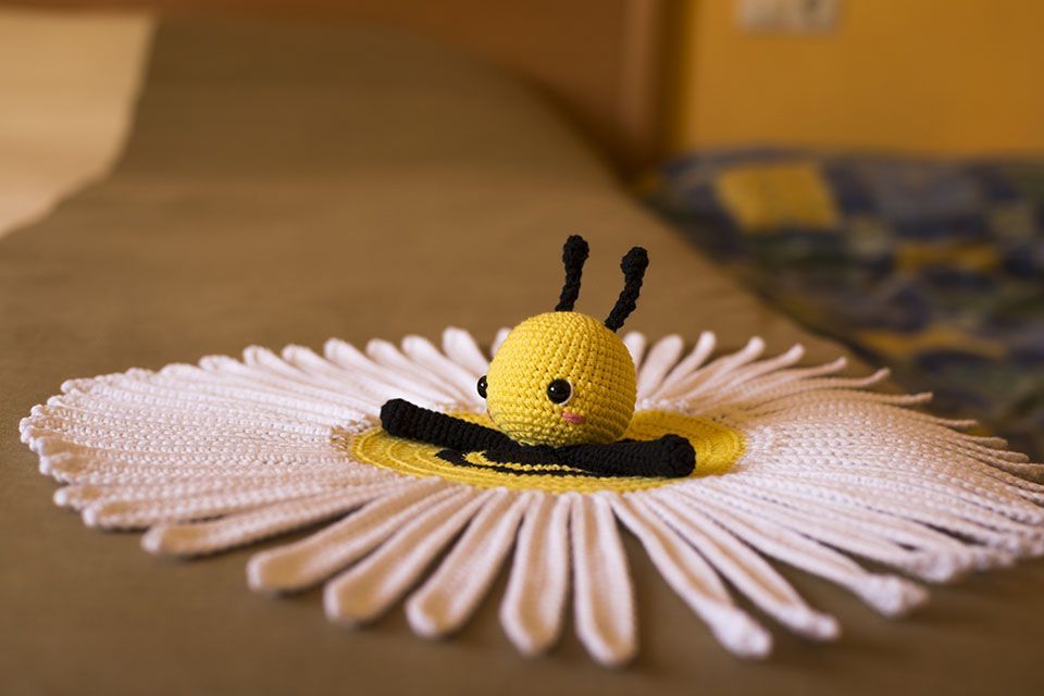 Patrón mantita abeja Mel amigurumi