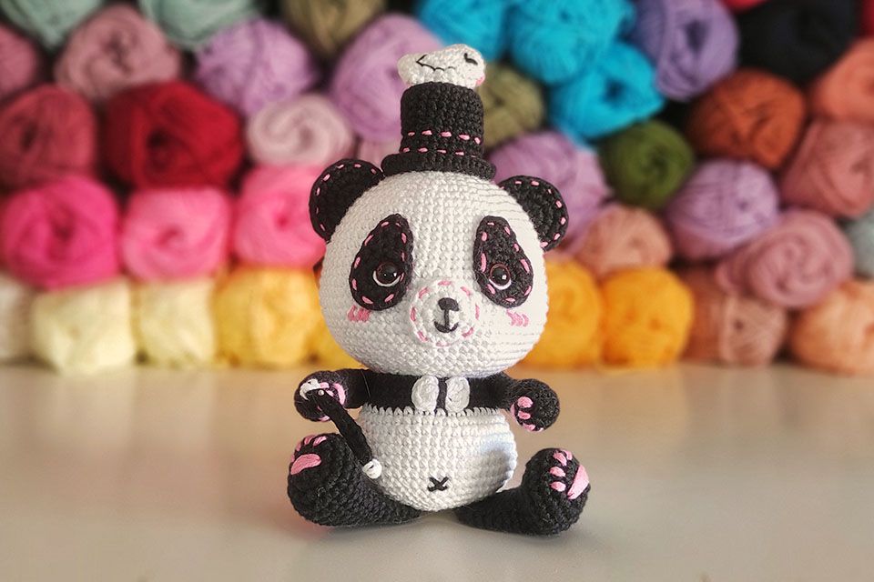 Patrón Pimzhú mago panda amigurumi