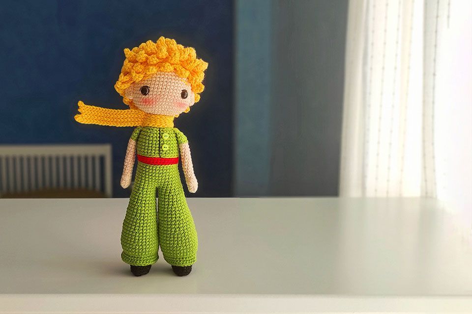 Patrón del Principito traje verde amigurumi